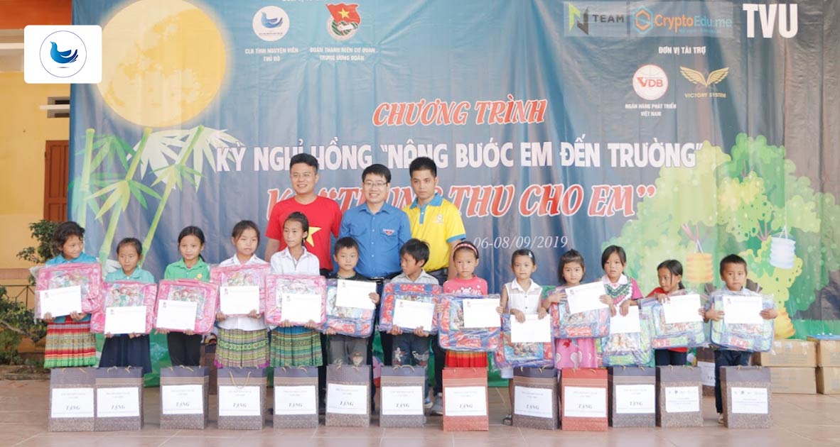 Gây quỹ trao tặng 30 phần học bổng dành tặng cho các học sinh, sinh viên nghèo vượt khó học giỏi tại Hà Nội
