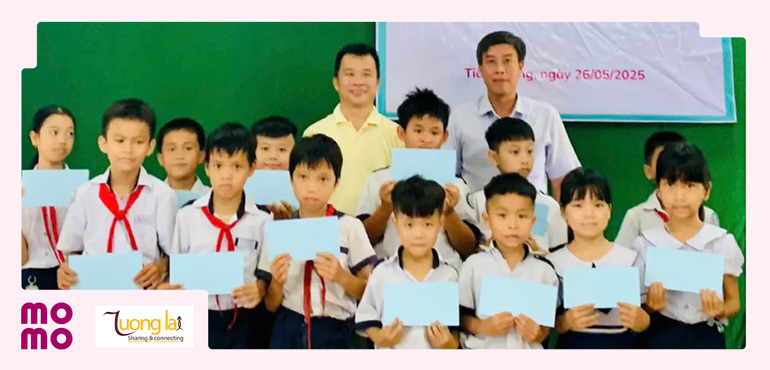 Gây quỹ thành công hơn 50 triệu đồng trao học bổng và kỹ năng bảo vệ trẻ em vùng cao Quảng Nam