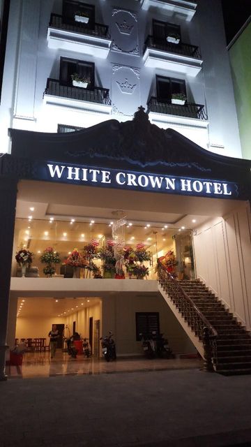 WHITE CROWN HOTEL HẠ LONG