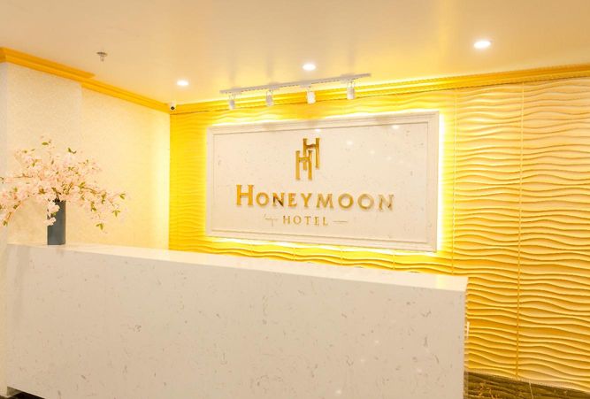 HONEYMOON HOTEL