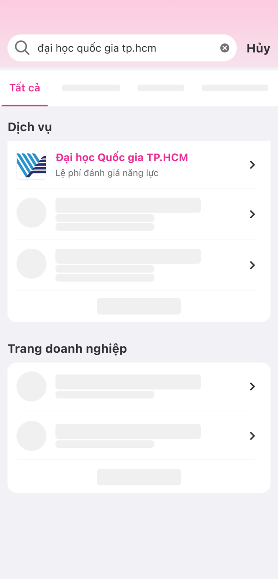 Mở ứng dụng MoMo. Tìm kiếm và chọn “Đại học Quốc Gia TP.HCM”