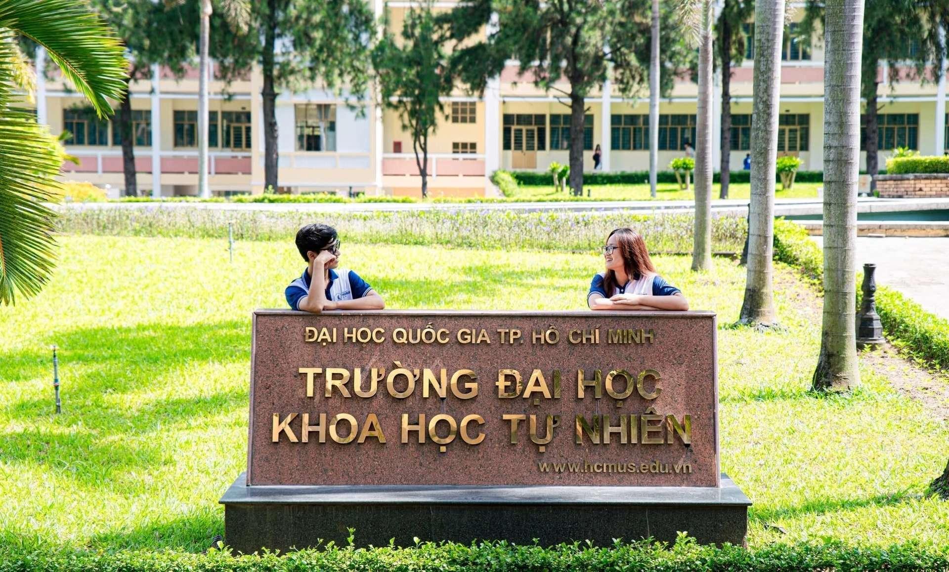 Ngoại cảnh - mặt tiền - Đại học Khoa học Tự nhiên HCMUS - ĐHQG TP.HCM