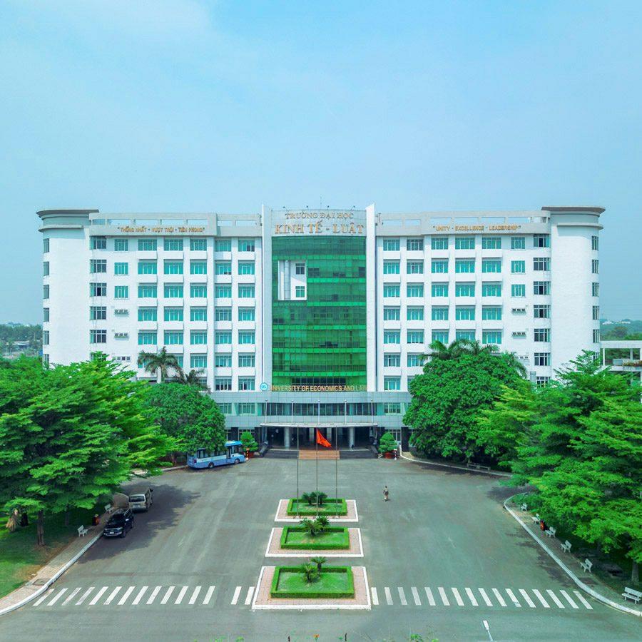 Ngoại cảnh - mặt tiền - Đại học Kinh tế - Luật (ĐHQG TP.HCM)