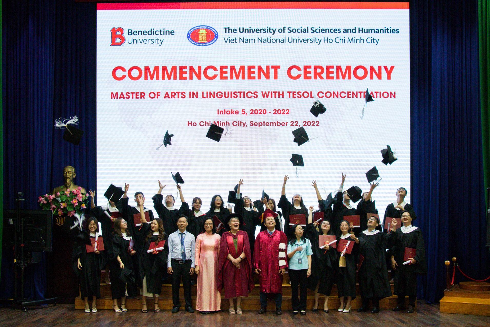 Nội khu - sảnh - Trường Đại học Khoa học Xã hội và Nhân văn (USSH)