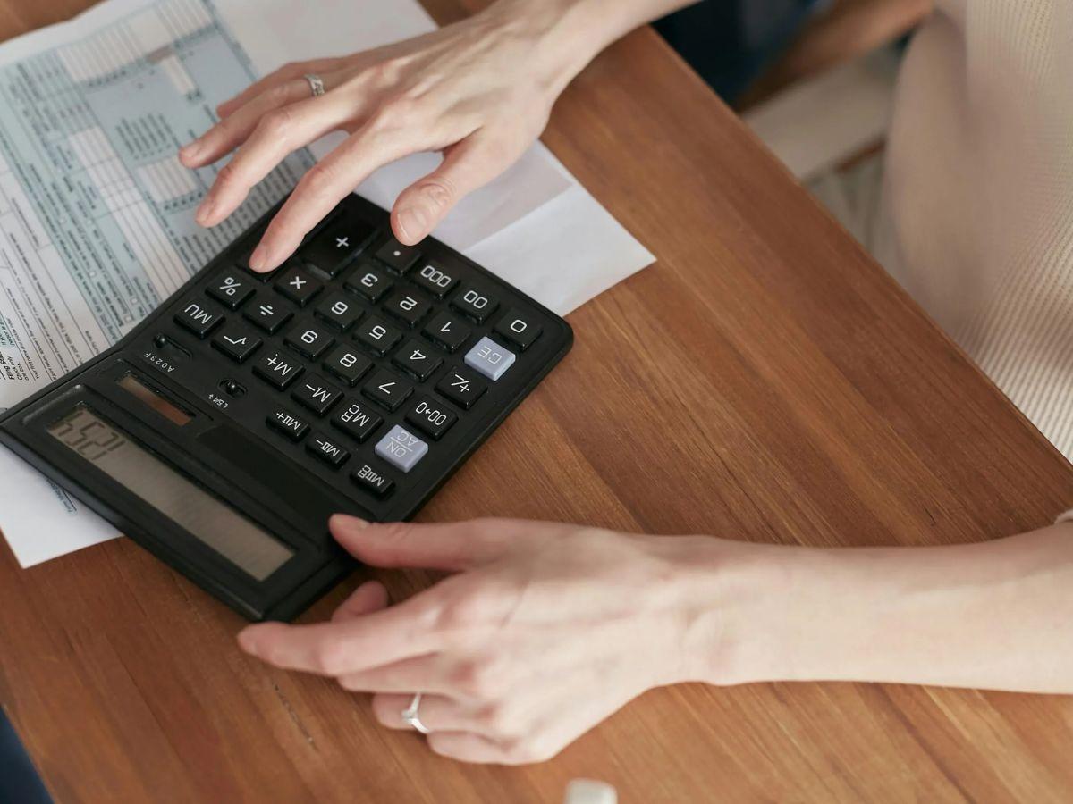 Lương gross là gì: Khái niệm, cách tính chuẩn và kinh nghiệm deal lương
